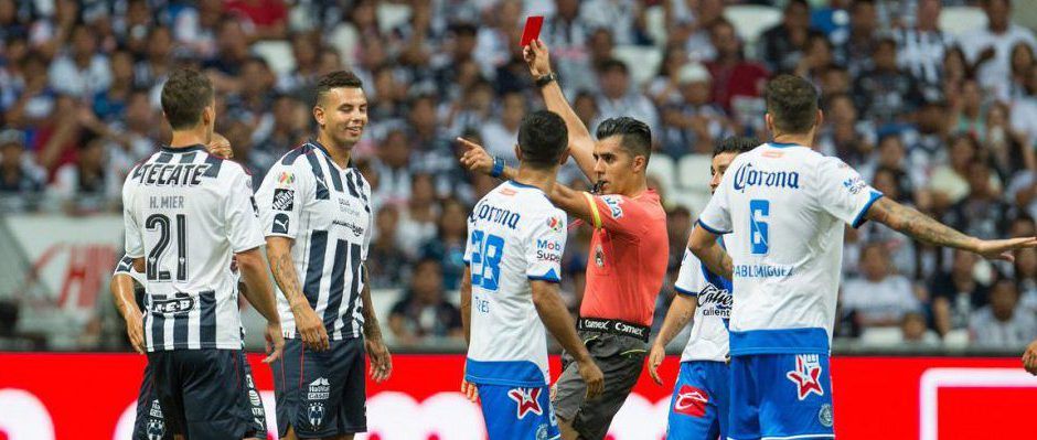 Sancionan un juego a Edwin Cardona por conducta violenta