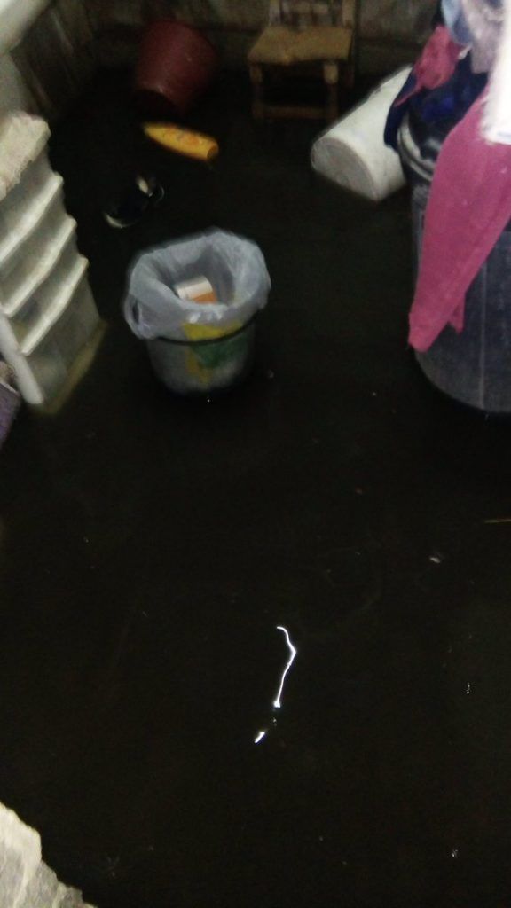 Inundaciones en el Valle de México - Encharcamiento-Ixtapaluca-@MaggiKaren-3-576x1024