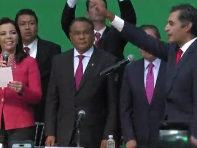 Enrique Ochoa protesta como nuevo presidente del PRI