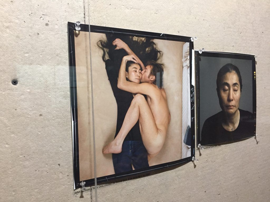 Annie Leibovitz en México y algunas fotos que no verá en su exposición - Esta-famosa-foto-del-John-Lennon-fue-tomada-unas-horas-antes-de-su-muerte-1024x768