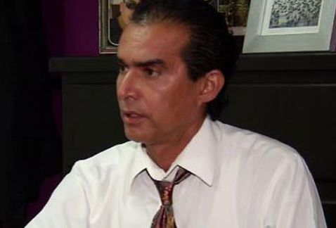 Denuncia chofer de Uber a policías de Nuevo León por asalto