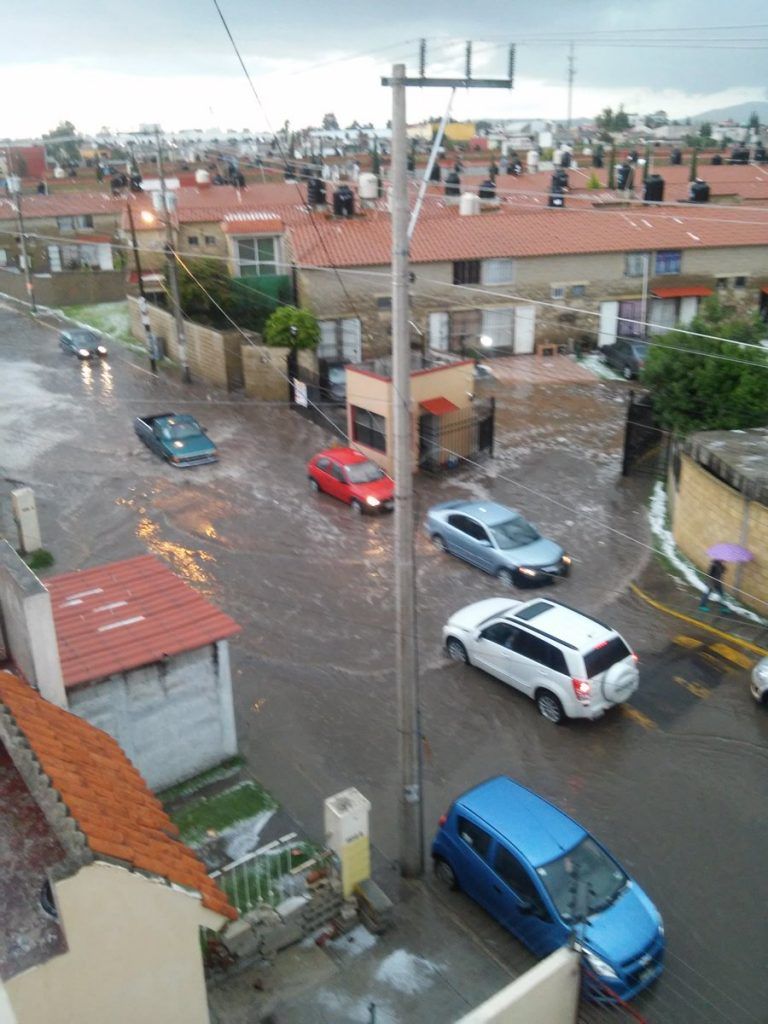Inundaciones en Puebla y Guadalajara - Geovillas-del-Sur-adrian-bicho-768x1024