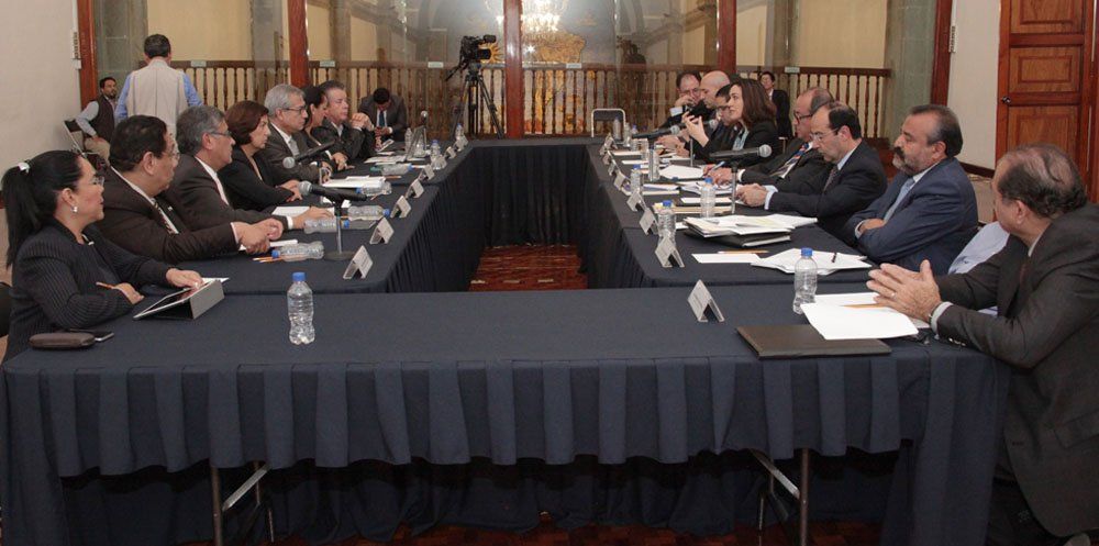 INEE y SNTE abordan mejoras sobre evaluación docente INEE y SNTE abordan mejoras sobre evaluación docente