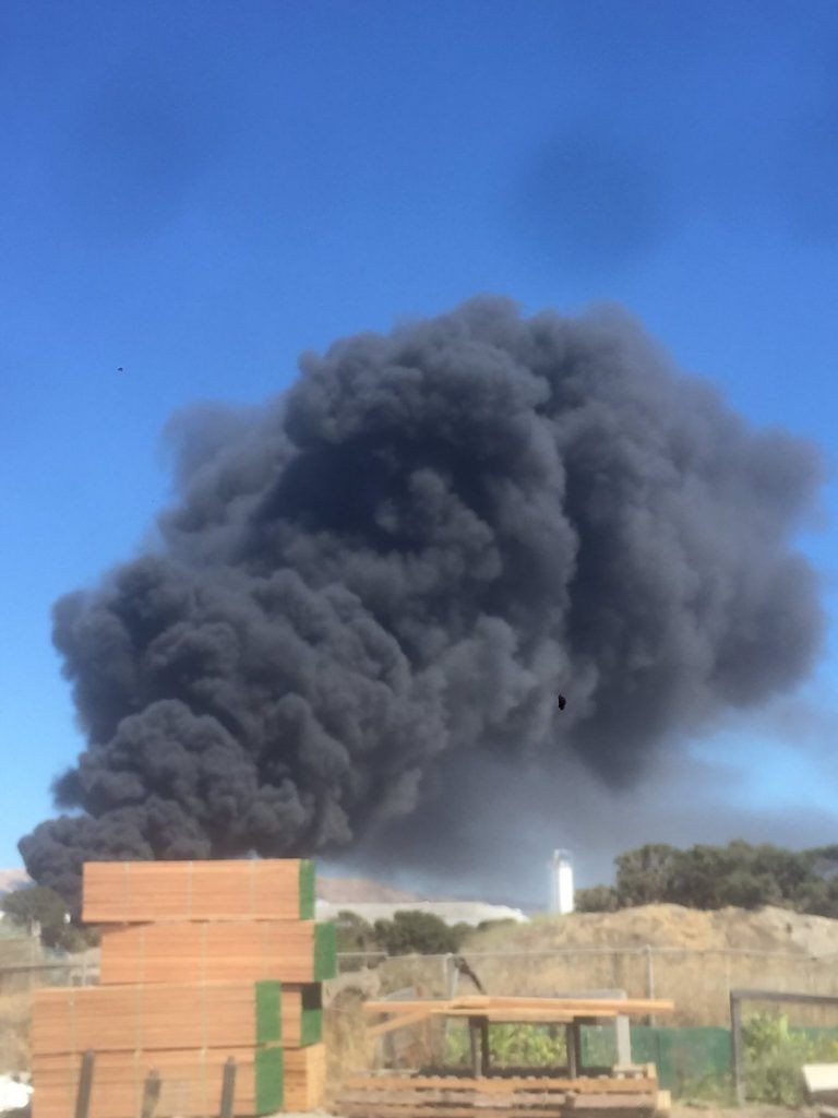Se incendia planta de reciclaje en California - Incendio-California-5-768x1024
