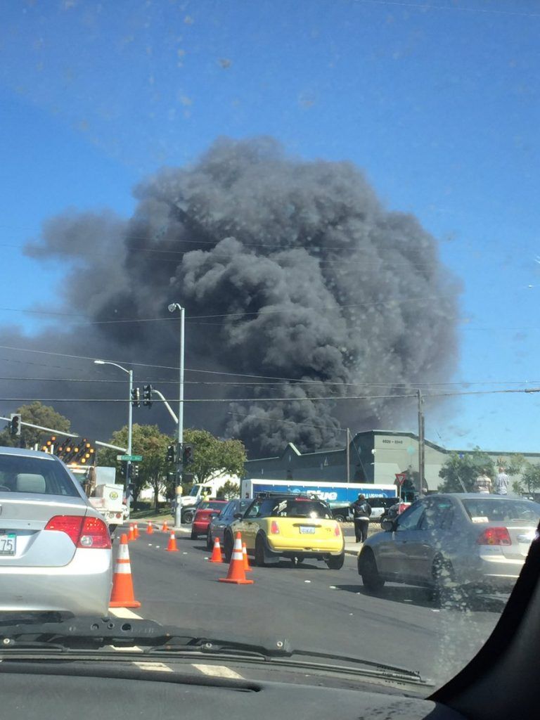 Se incendia planta de reciclaje en California - Incendio-California-768x1024