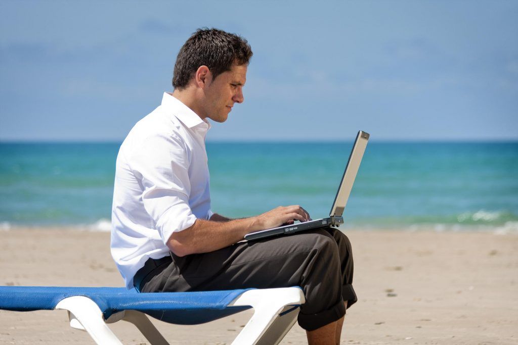 ¿Cómo evitar ser víctima de ciberdelitos en vacaciones? - Internet-1024x683