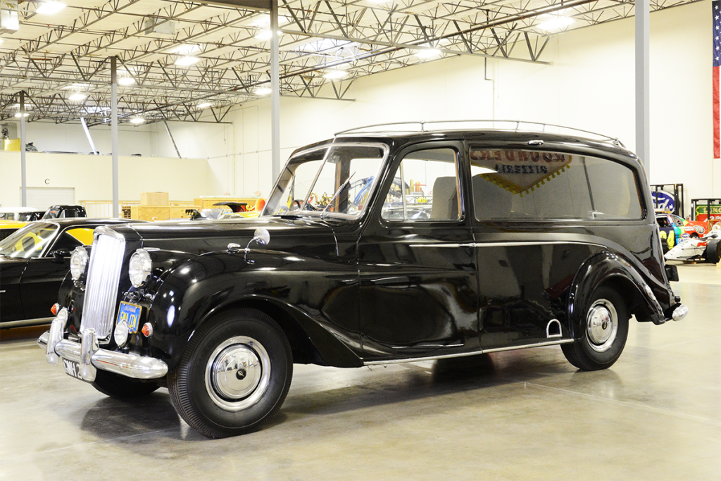 Subastarán el vehículo que usó John Lennon para promocionar "Imagine" - John-Lennon-1024x683