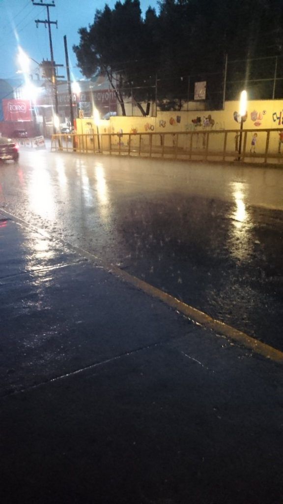 Fuertes lluvias en la Ciudad de México - Lluvia-en-Álvaro-Obregón-576x1024