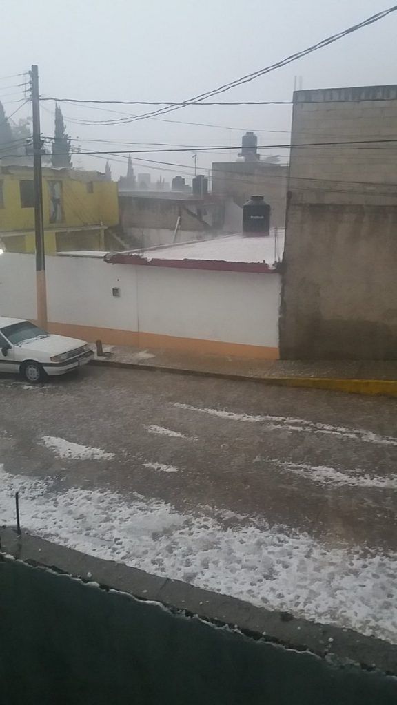 Fuerte granizada en Cuautitlán Izcalli - Lluvias-Cuautitlan-@JoseDjromal-576x1024