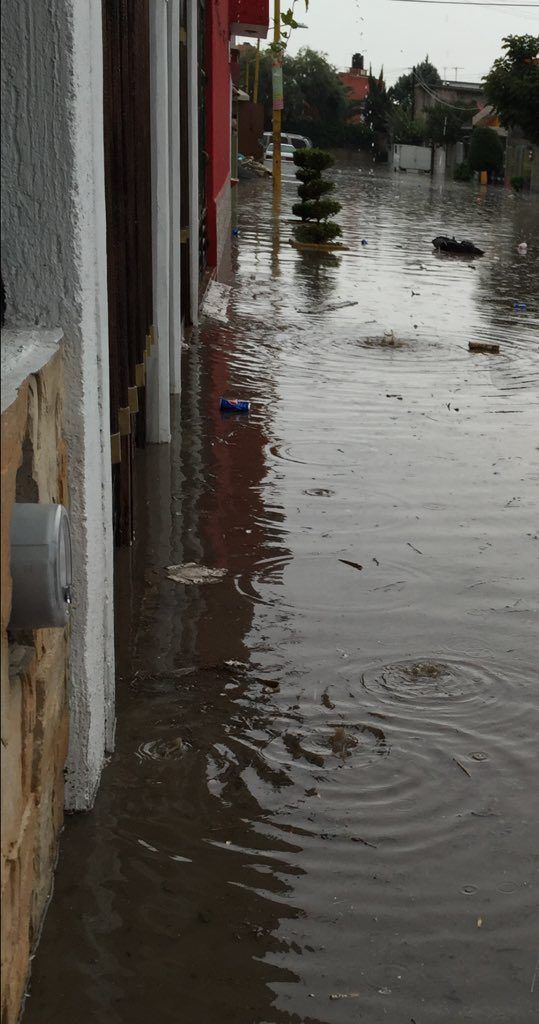 Desbordamiento de aguas negras provoca inundaciones en Tultitlán - Lluvias-tultitlán-HctorCervantes4-539x1024