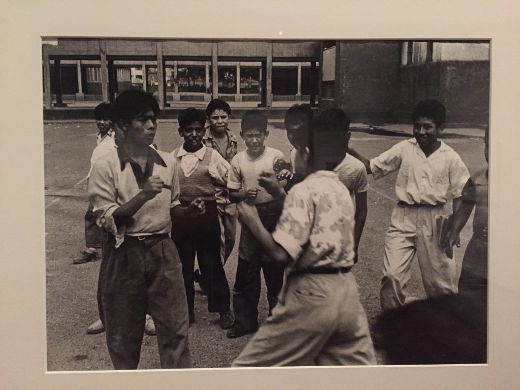 Último fin de semana para ver la exposición de Nacho López en Bellas Artes - Los-capitalinos-de-la-segunda-mita-del-siglo-20-son-protagonistas-de-su-obra-1024x768