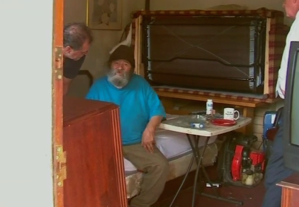 Secuestran a anciano en motel durante cuatro años - McClellan-retirado