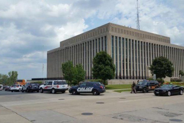 Tiroteo en Michigan deja al menos tres muertos