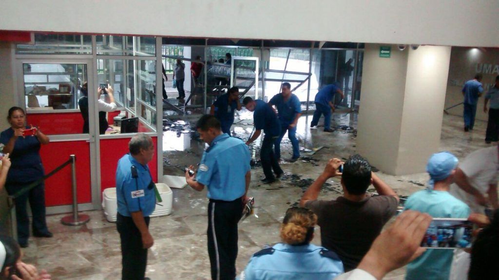 Fuertes lluvias y vientos causan destrozos en Monterrey - Monterrey-Noticias105Tres-2-1024x575