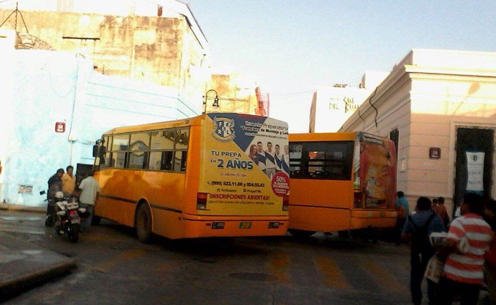 Choque de camiones de transporte público deja 10 heridos en Mérida