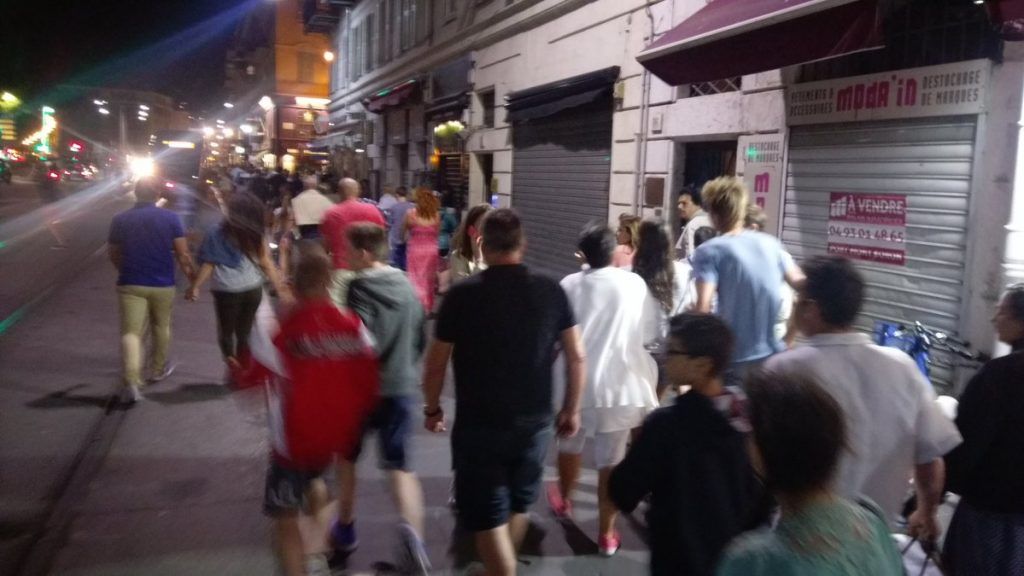 Suman 80 muertos por ataque en Niza - Niza-17-1024x576