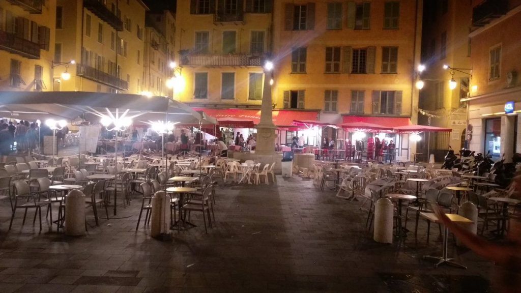 Suman 80 muertos por ataque en Niza - Niza-18-1024x576