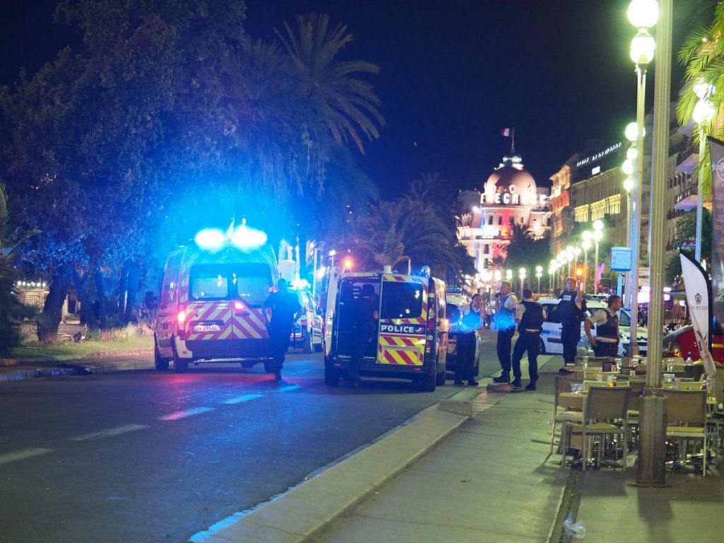 Suman 80 muertos por ataque en Niza - Niza-9-1024x768