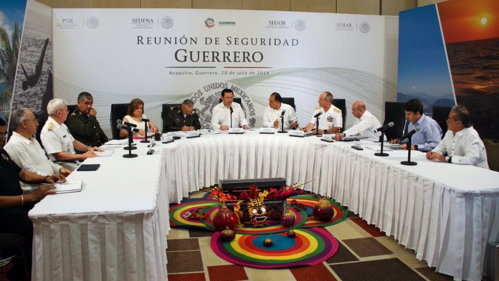 Policías federales regresan a Guerrero - Osorio-Chong-Héctor-Astudillo-2-1024x576