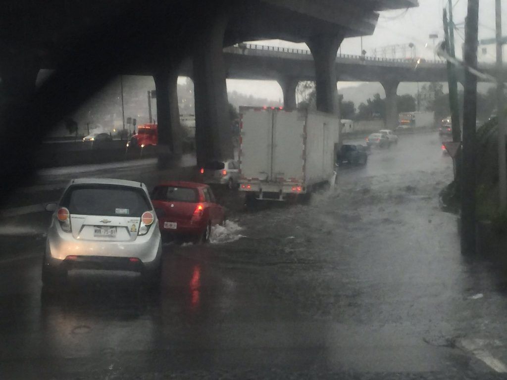 Desbordamiento de aguas negras provoca inundaciones en Tultitlán - Perinorte-2-1024x768