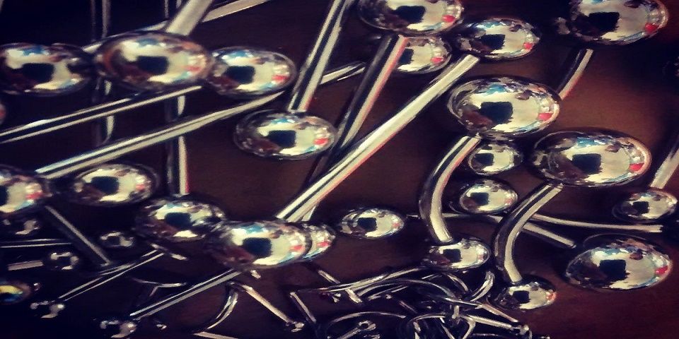 Alertan de riesgos a la salud por uso de piercings