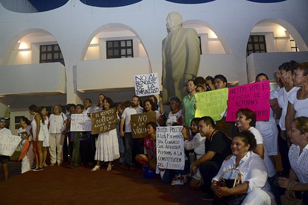 Aprueban ley de Borge con magistrados a modo - Protesta_Cancu769n-2