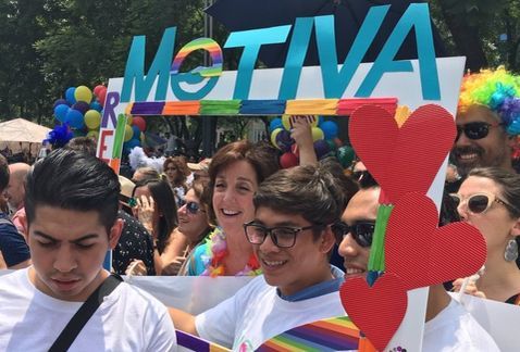 No es factible la construcción de un muro fronterizo: Roberta Jacobson - Roberta-Jacobson-gay