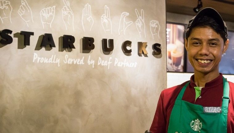 Starbucks abre su primera tienda con baristas sordos