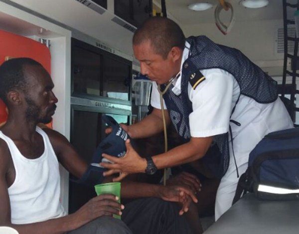 Marina rescata a tres jamaicanos en Quintana Roo