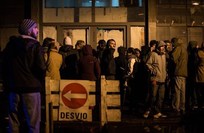 Vandalizan redacción de medio de comunicación argentino - Tiempo-Argentino-FernandezAnibal2