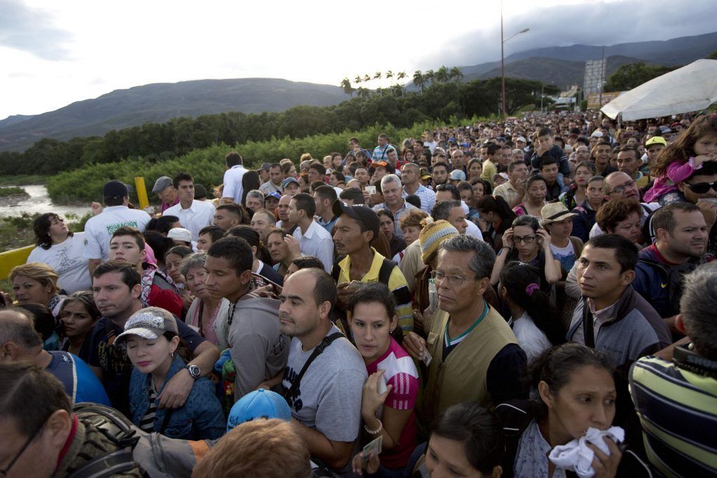 Venezolanos abarrotan frontera con Colombia para comprar comida - Venezuela-13-1024x683
