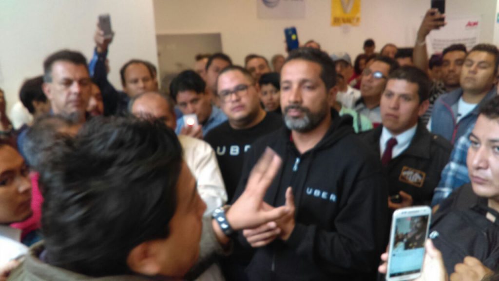 Conductores de Uber protestan por tarifa fija y Uberpool - WhatsApp-Image-20160711-3-1024x576