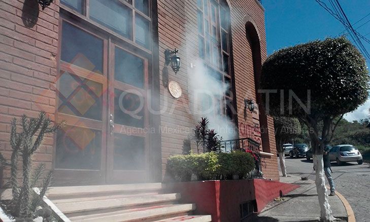 CNTE realiza actos vandálicos en hotel de Oaxaca