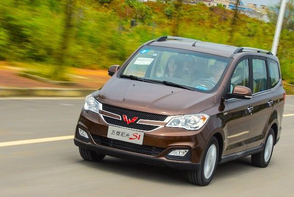 Los coches más vendidos del mundo - Wuling-Hongguang-S1-China-September-2015.-Picture-courtesy-auto.sina_.com_.cn_