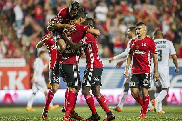 Xolos golean a las Chivas