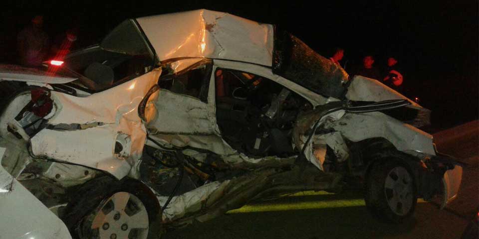 Muere pareja tras ser arrastrada en su auto por camión en Guerrero