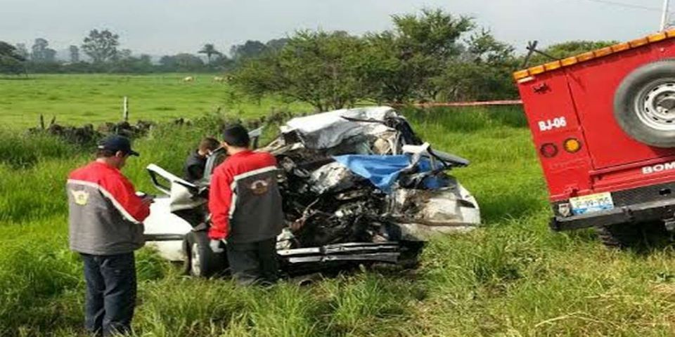 Accidente automovilístico en Jalisco deja 5 muertos Accidente automovilístico en Jalisco deja 5 muertos