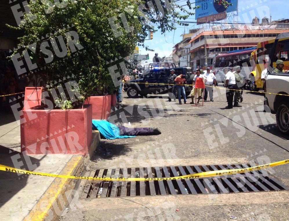 Eran “halcones” los 3 policías asesinados en Acapulco - asesinado-mercado-acapulco-1