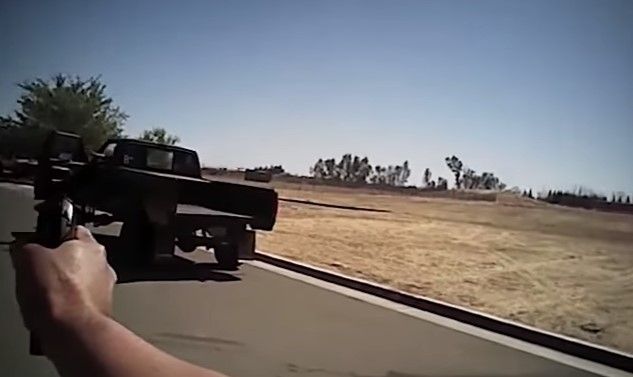 Video: policías asesinan a joven en California Video: policías asesinan a joven en California
