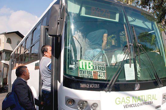Cambiarán microbuses por autobuses de gas en corredor Acueducto-La Raza