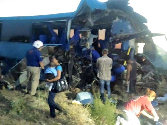 Choque en Montemorelos deja 6 muertos - autobus-1