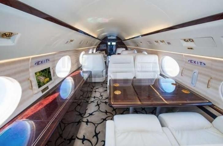 Floyd Mayweather presume sus dos jets privados - avion-mayweather-2