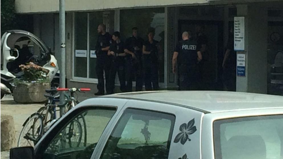 Balean a dentista en campus universitario de Berlín