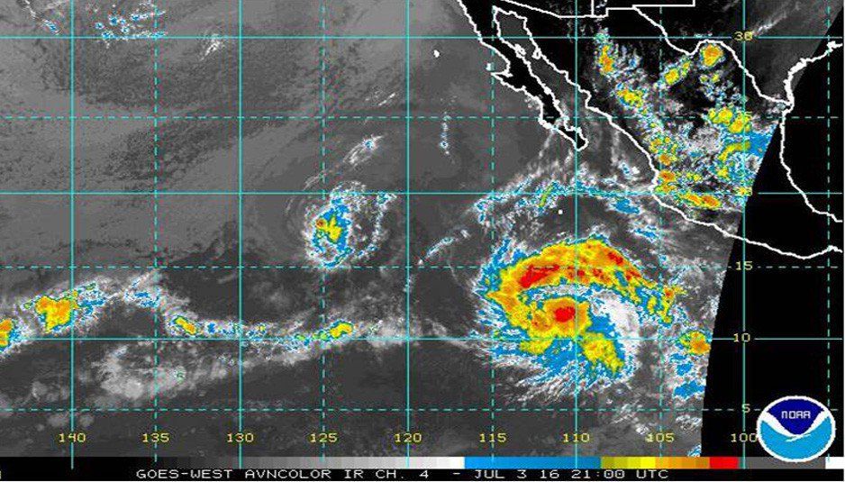 Blas se convierte en huracán