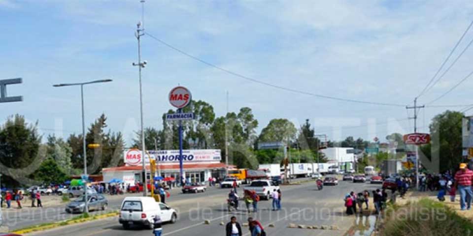 SNTE instala bloqueo parcial en Oaxaca
