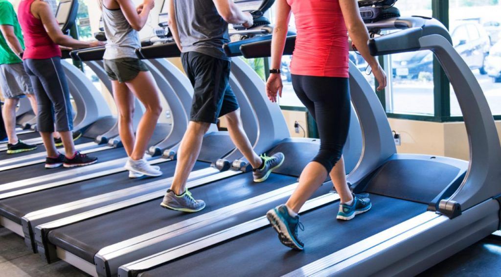Mitos y verdades de los equipos cardiovasculares - caminadora-1024x566