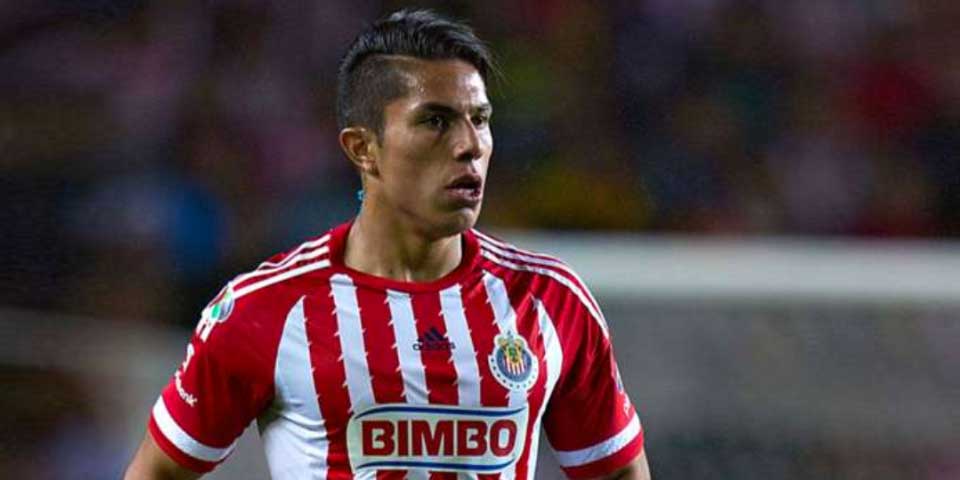 Carlos Salcedo corta relación con su familia