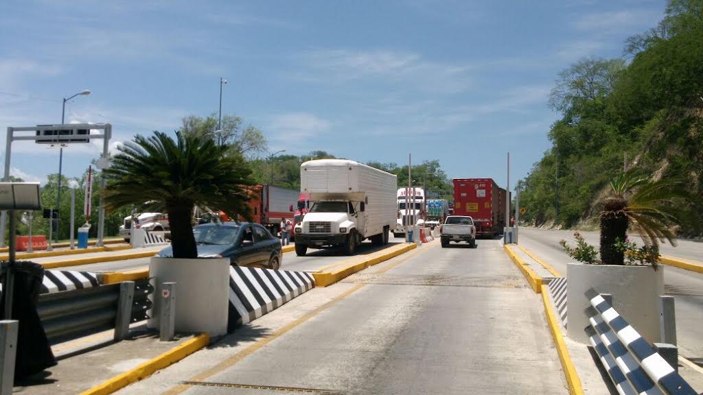 CETEG bloquea caseta de La Venta por dos horas