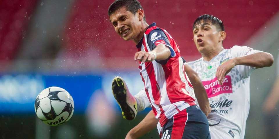 Jaguares ‘trollea’ a Chivas tras goleada