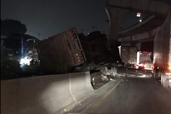 Vuelca camión en la México-Querétaro - choque-cuautitlan-3
